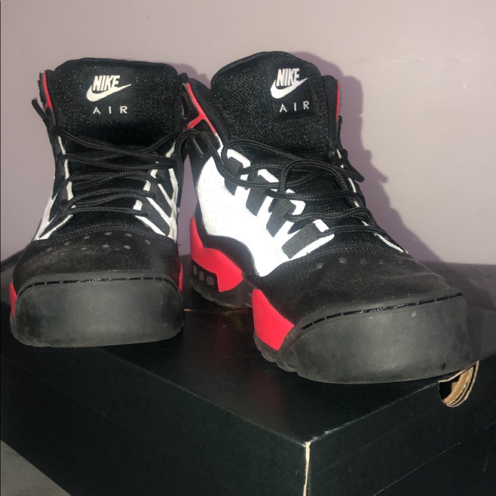 Nike airs size 11. Used but in great condition
